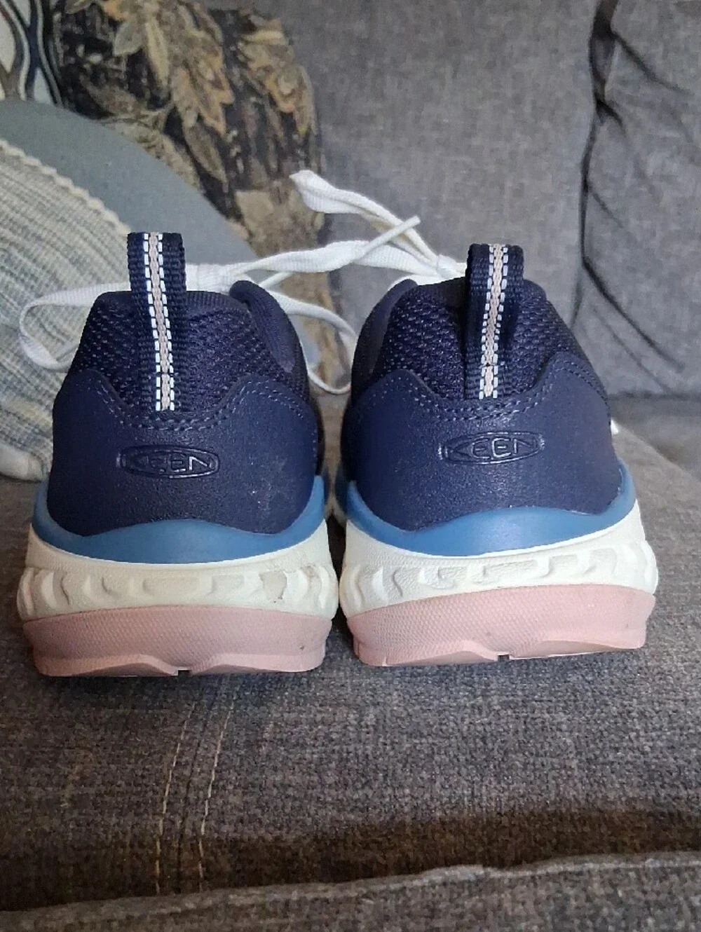 EUC Size 7M Keen Blue Utility Shoes